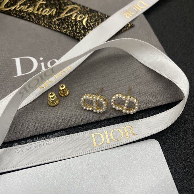 Dior飾品 迪奧經典熱銷款金色鑲嵌珍珠925銀針耳釘耳環  zgd1441
